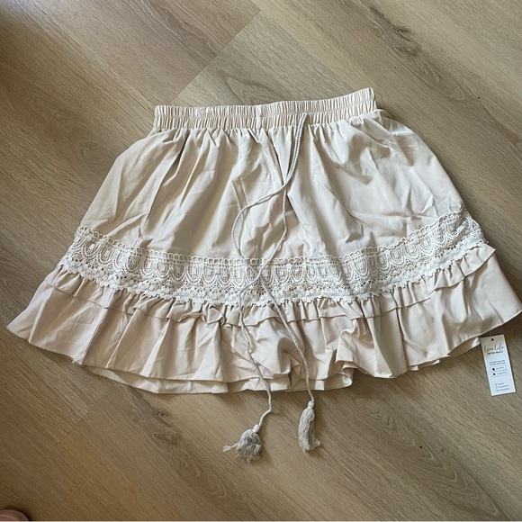 Cupshe BNWT Mini Skirt - Picture 2 of 2